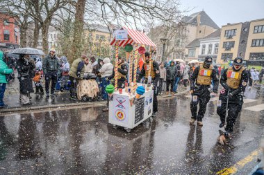 15-02-2026 Aalst yıllık karnaval geçidi sokaklarda