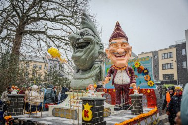 15-02-2026 Aalst yıllık karnaval geçidi sokaklarda