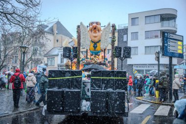 15-02-2026 Aalst yıllık karnaval geçidi sokaklarda