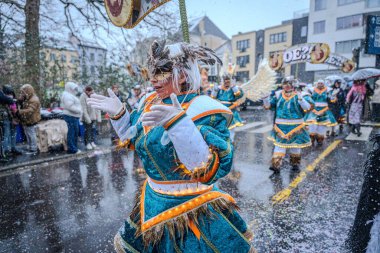 15-02-2026 Aalst yıllık karnaval geçidi sokaklarda