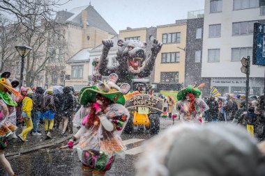 15-02-2026 Aalst yıllık karnaval geçidi sokaklarda