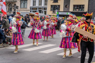 15-02-2026 Aalst yıllık karnaval geçidi sokaklarda