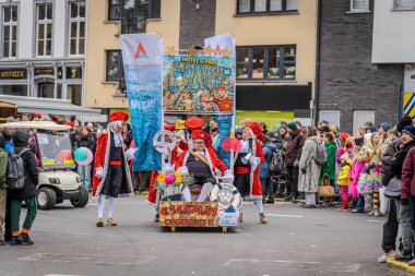 15-02-2026 Aalst yıllık karnaval geçidi sokaklarda