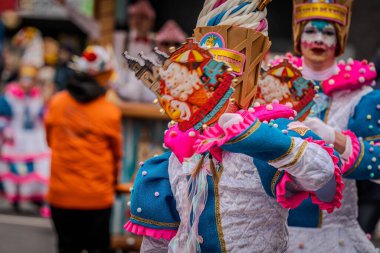 15-02-2026 Aalst yıllık karnaval geçidi sokaklarda