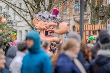 15-02-2026 Aalst yıllık karnaval geçidi sokaklarda