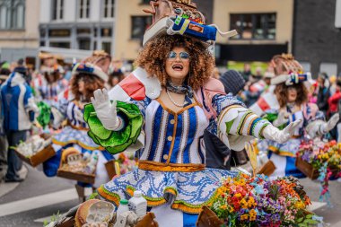15-02-2026 Aalst yıllık karnaval geçidi sokaklarda