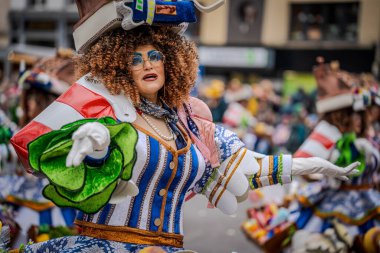 15-02-2026 Aalst yıllık karnaval geçidi sokaklarda