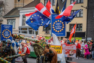 15-02-2026 Aalst yıllık karnaval geçidi sokaklarda