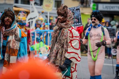 15-02-2026 Aalst yıllık karnaval geçidi sokaklarda