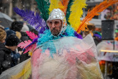 15-02-2026 Aalst yıllık karnaval geçidi sokaklarda