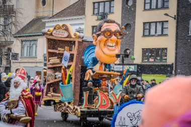 15-02-2026 Aalst yıllık karnaval geçidi sokaklarda