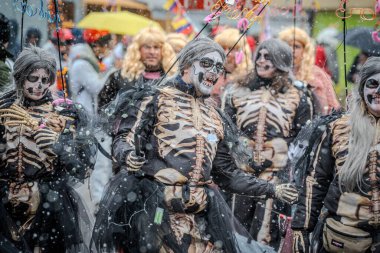 15-02-2026 Aalst yıllık karnaval geçidi sokaklarda