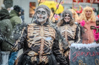 15-02-2026 Aalst yıllık karnaval geçidi sokaklarda