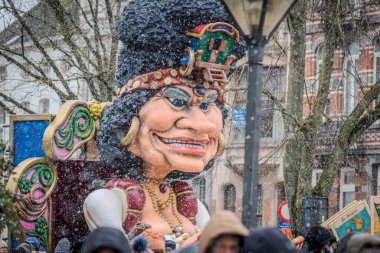 15-02-2026 Aalst yıllık karnaval geçidi sokaklarda
