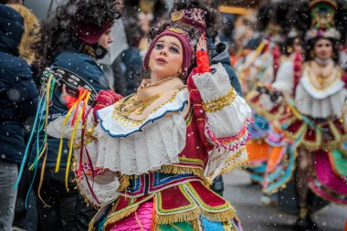 15-02-2026 Aalst yıllık karnaval geçidi sokaklarda