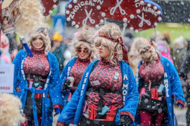 15-02-2026 Aalst yıllık karnaval geçidi sokaklarda