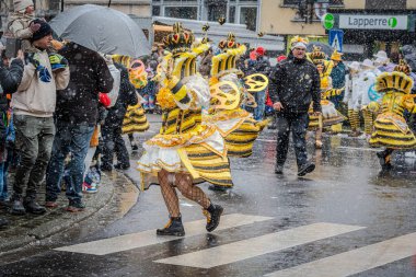 15-02-2026 Aalst yıllık karnaval geçidi sokaklarda