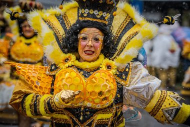 15-02-2026 Aalst yıllık karnaval geçidi sokaklarda