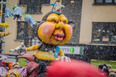 15-02-2026 Aalst yıllık karnaval geçidi sokaklarda