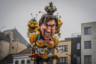 15-02-2026 Aalst yıllık karnaval geçidi sokaklarda