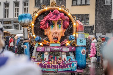 15-02-2026 Aalst yıllık karnaval geçidi sokaklarda