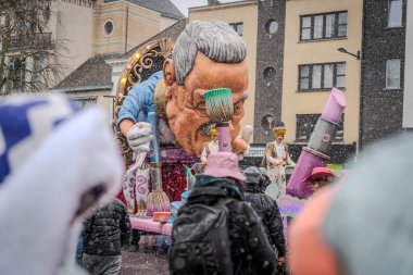 15-02-2026 Aalst yıllık karnaval geçidi sokaklarda