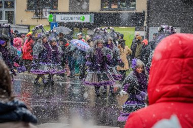 15-02-2026 Aalst yıllık karnaval geçidi sokaklarda