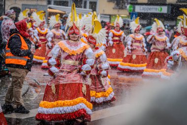 15-02-2026 Aalst yıllık karnaval geçidi sokaklarda