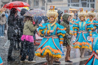 15-02-2026 Aalst yıllık karnaval geçidi sokaklarda