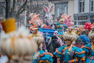 15-02-2026 Aalst yıllık karnaval geçidi sokaklarda