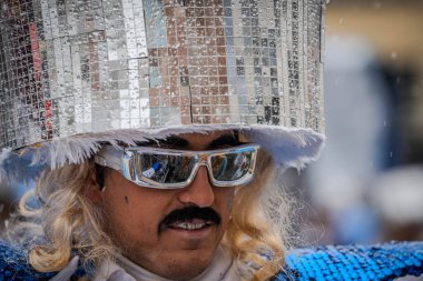 15-02-2026 Aalst yıllık karnaval geçidi sokaklarda