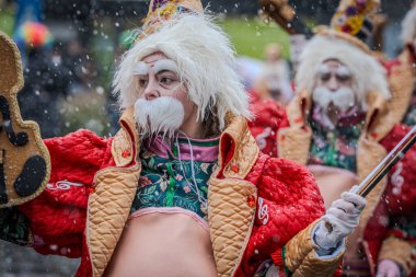 15-02-2026 Aalst yıllık karnaval geçidi sokaklarda