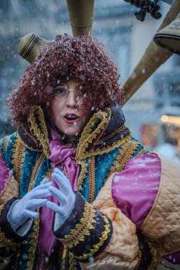 15-02-2026 Aalst yıllık karnaval geçidi sokaklarda