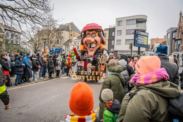 15-02-2026 Aalst yıllık karnaval geçidi sokaklarda
