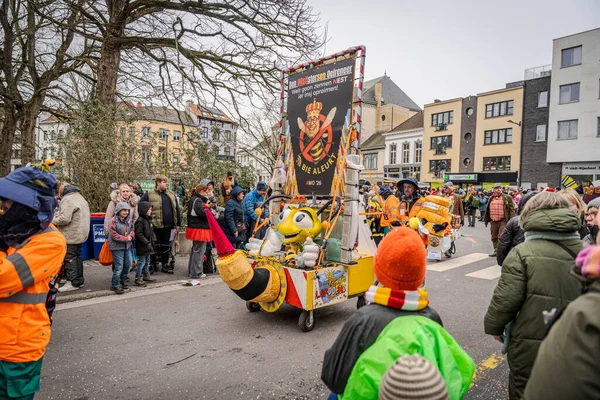 15-02-2026 Aalst yıllık karnaval geçidi sokaklarda