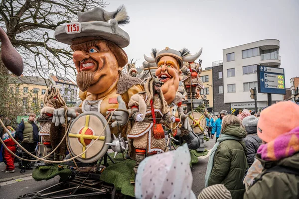15-02-2026 Aalst yıllık karnaval geçidi sokaklarda