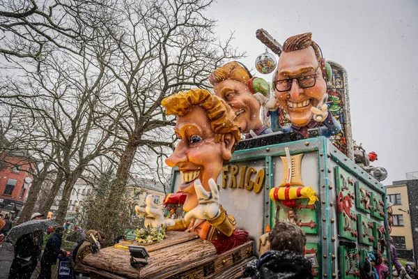 15-02-2026 Aalst yıllık karnaval geçidi sokaklarda