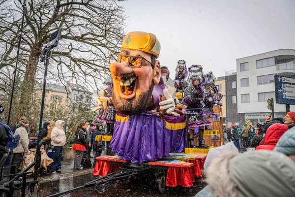 15-02-2026 Aalst yıllık karnaval geçidi sokaklarda
