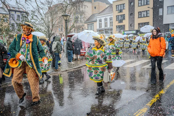 15-02-2026 Aalst yıllık karnaval geçidi sokaklarda