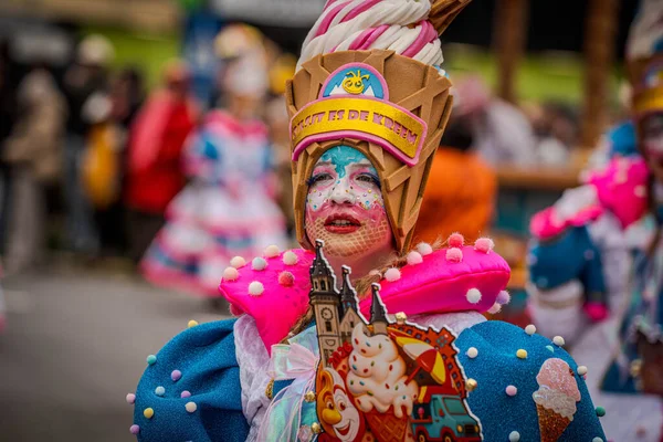 15-02-2026 Aalst yıllık karnaval geçidi sokaklarda