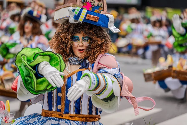 15-02-2026 Aalst yıllık karnaval geçidi sokaklarda