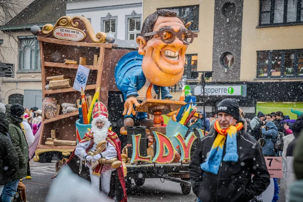 15-02-2026 Aalst yıllık karnaval geçidi sokaklarda