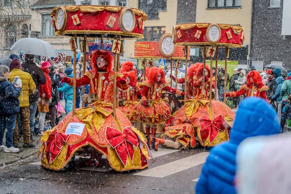 15-02-2026 Aalst yıllık karnaval geçidi sokaklarda