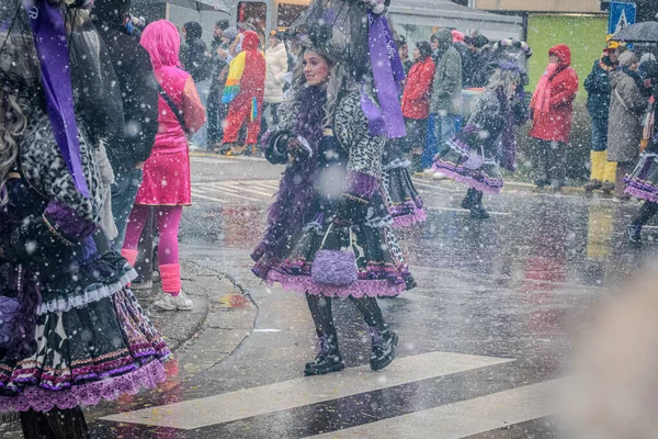 15-02-2026 Aalst yıllık karnaval geçidi sokaklarda