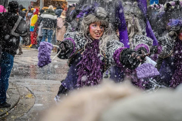 15-02-2026 Aalst yıllık karnaval geçidi sokaklarda