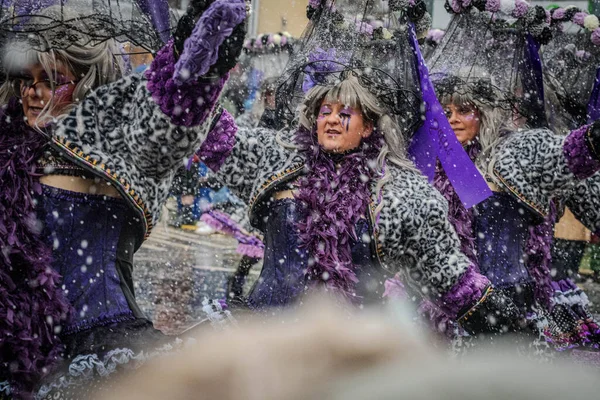 15-02-2026 Aalst yıllık karnaval geçidi sokaklarda