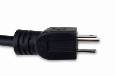 beyaz zemin üzerinde güç Tak