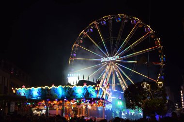 Mayen 'de Lukasmarkt' ta gözlem çarkı