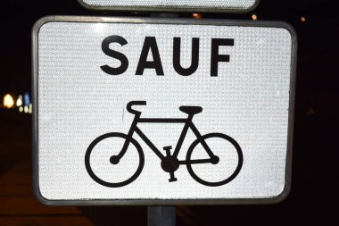 Fransa 'da bisiklet park işareti