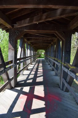 Eski ahşap bir köprünün dikey görüntüsü, Ahr haliç köprüsü 2018